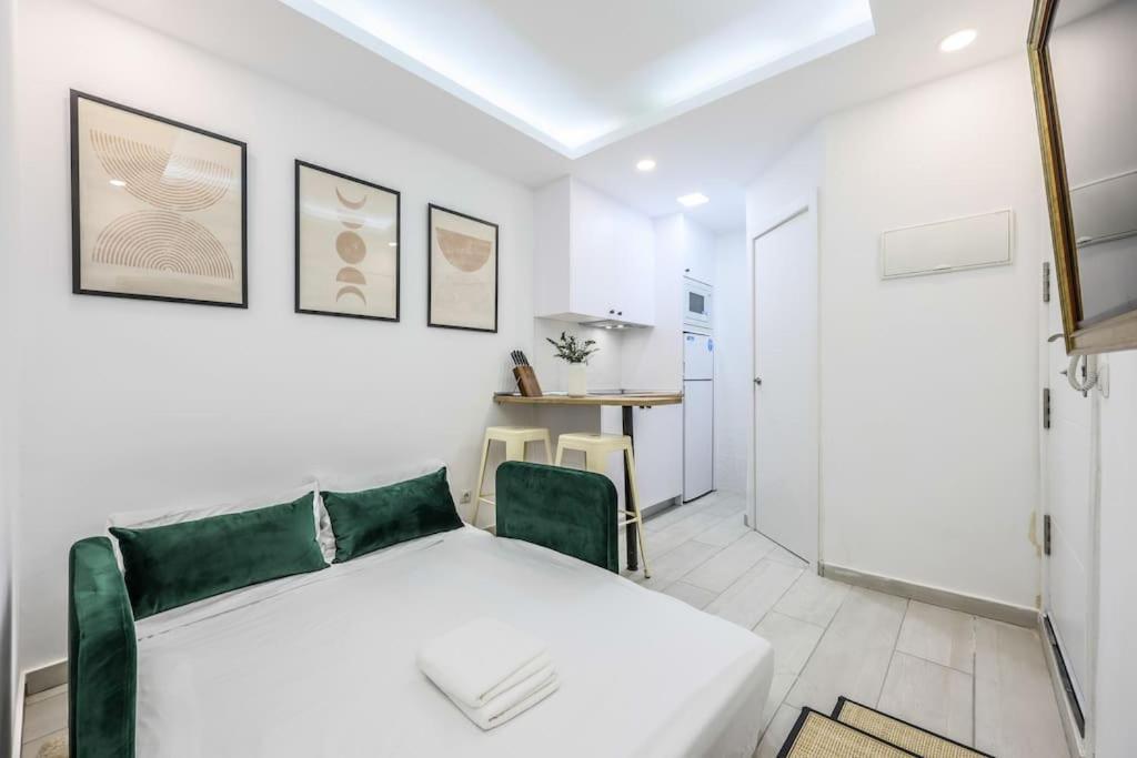 Luxe Apartment In Tetuan Madrid Exterior foto