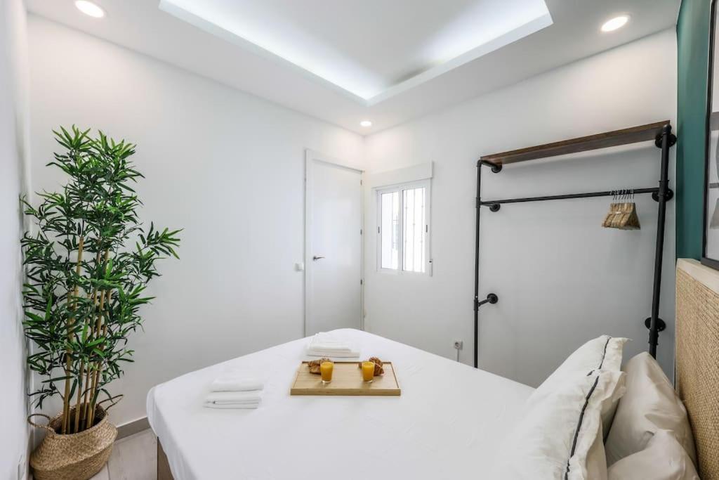 Luxe Apartment In Tetuan Madrid Exterior foto