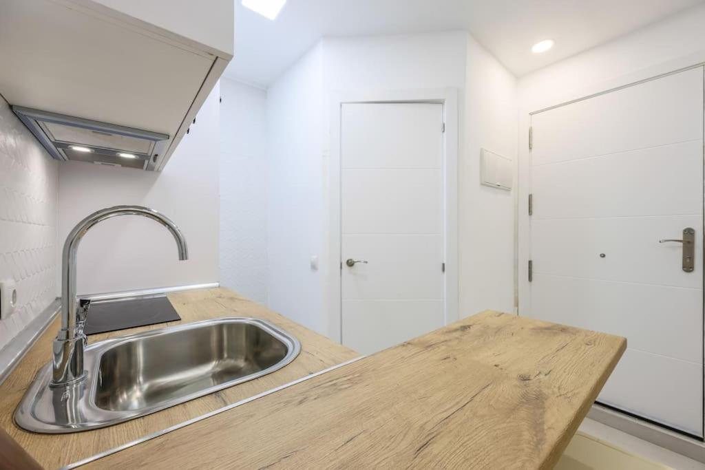Luxe Apartment In Tetuan Madrid Exterior foto