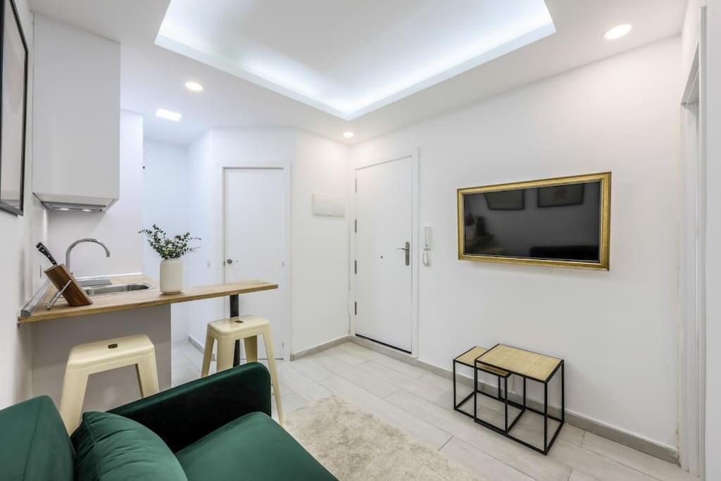 Luxe Apartment In Tetuan Madrid Exterior foto
