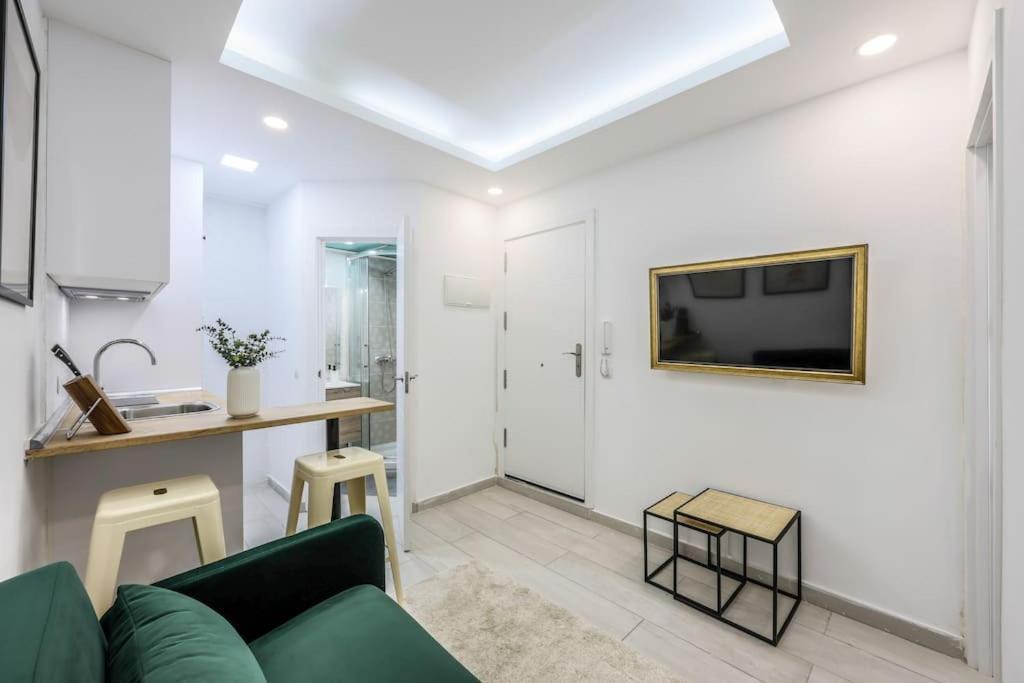 Luxe Apartment In Tetuan Madrid Exterior foto